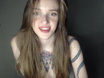 girl
        esther_estrie cam image #134980