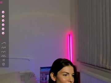 girl
        andrea__tasty cam image #238137