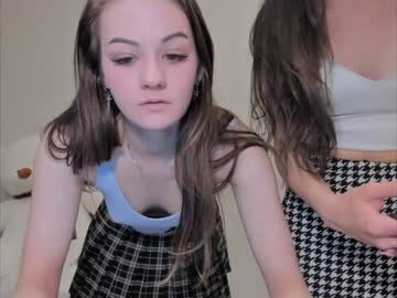 couple
        flowery__girls cam image #87224