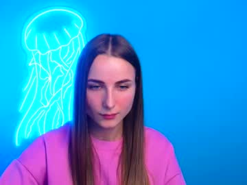 girl
        milly_liss cam image #204072