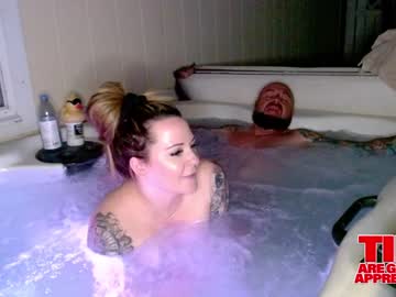 couple
        2freakycouple24 cam image #74265
