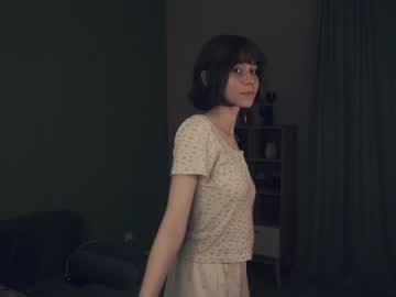 girl
        meghanash cam image #163654