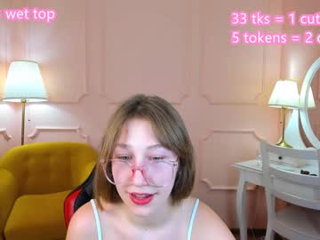 girl
        vinalil cam image #72048