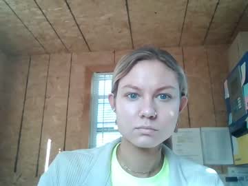 girl
        ellieozark cam image #87397