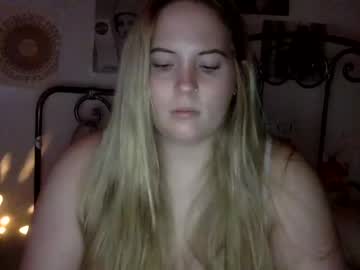 girl
        meganxoxo60532 cam image #75439