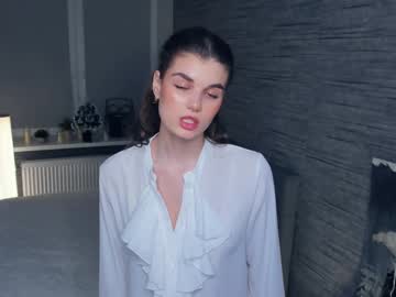 girl
        candy_flo cam image #232324