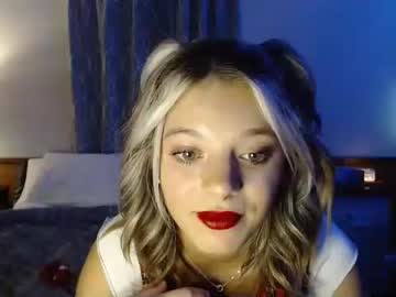 girl
        lily_marieee cam image #60580
