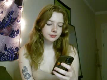 girl
        lillygoodgirl cam image #94297