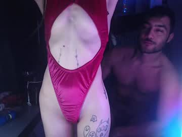 couple
        xovivi cam image #229586