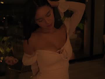 girl
        honeyco57 cam image #97334