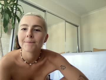 girl
        baldbaddiex cam image #83272