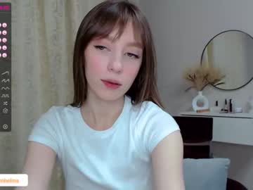 girl
        shy_thumbelina cam image #22509