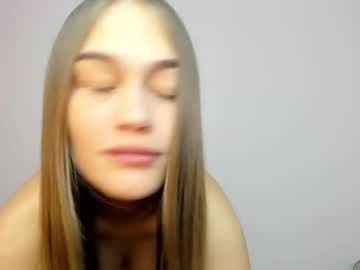 girl
        sara_konar cam image #100843