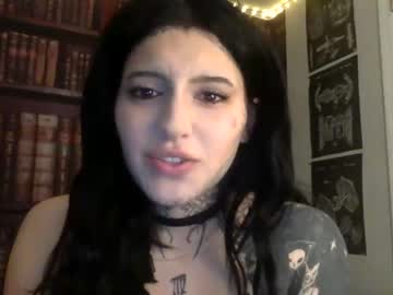 girl
        goth_thot cam image #151557