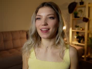 girl
        darlineash cam image #230050
