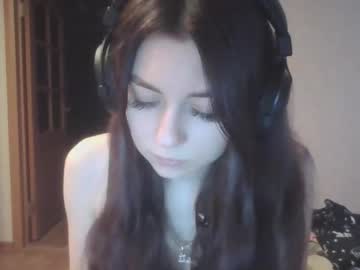 girl
        dawndollins cam image #241294