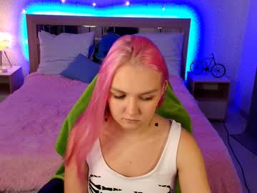 girl
        _opheliia_ cam image #204509