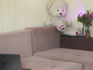girl
        flamynika cam image #245253