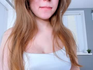 girl
        ardithcrosier cam image #213018