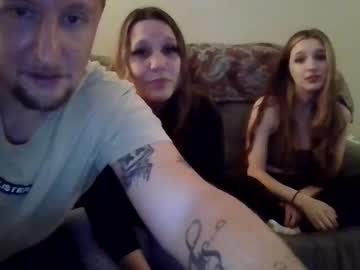 couple
        trillnonymau5 cam image #27668