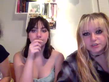 girl
        wallabyxxx cam image #33699