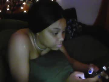 girl
        clichshay cam image #139132