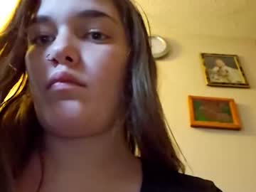 girl
        maddiee246616 cam image #129232