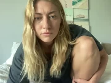 girl
        whitneyoc cam image #96987