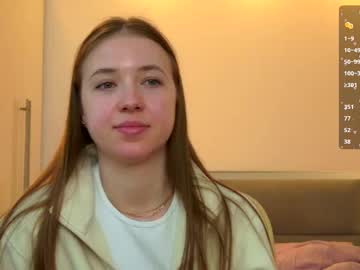 girl
        nicolecollard cam image #254257