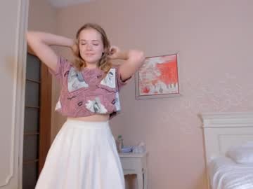 girl
        emelianae cam image #111722