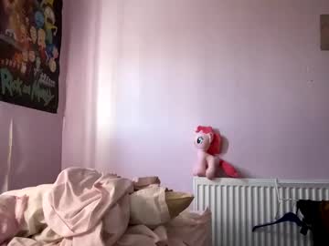 girl
        alicekttn cam image #186243