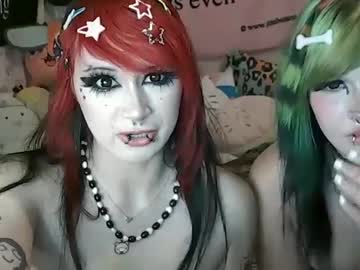 couple
        xandrawr cam image #203176
