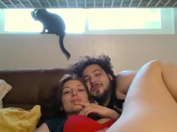 couple
        phattpinktaco cam image #53808