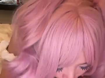 couple
        peachplays cam image #188423