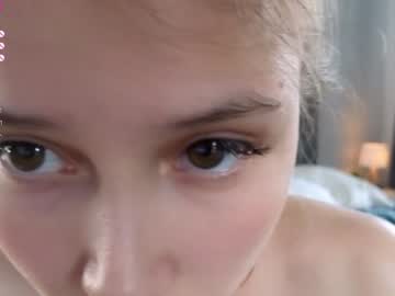 girl
        tatecraley cam image #195758