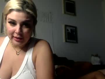 couple
        jayjbaybee cam image #109438