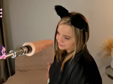 girl
        melissabowen cam image #197666