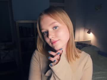 girl
        sun_shiiine cam image #76475