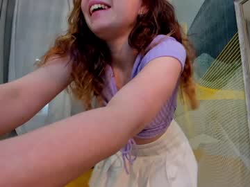 girl
        milly_shy cam image #40079