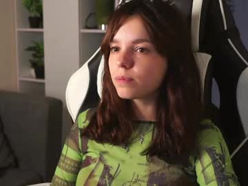 girl
        darellecrago cam image #193043