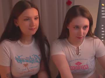 girl
        double_frouble cam image #247758