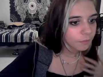 girl
        976eviil cam image #23422