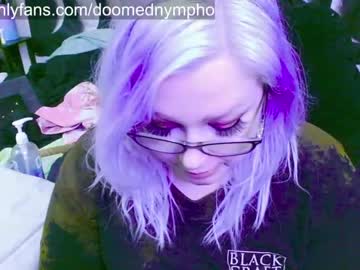 girl
        doomednympho cam image #8397