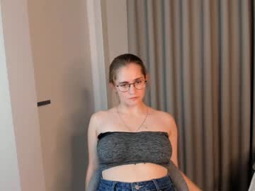 girl
        brookehanna cam image #125348