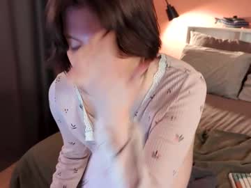 girl
        sugar_tomato cam image #258751