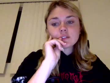 girl
        cassidyyqueen cam image #82193