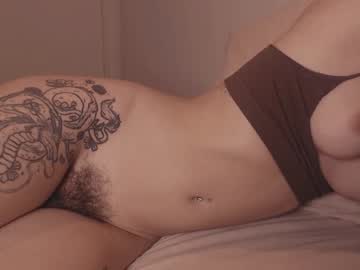 girl
        bambi______ cam image #79357