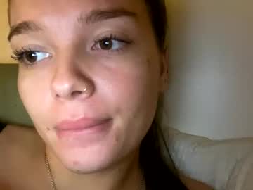 girl
        pegausis cam image #222045