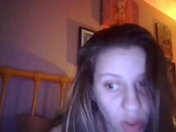 girl
        funnybunn666 cam image #140221