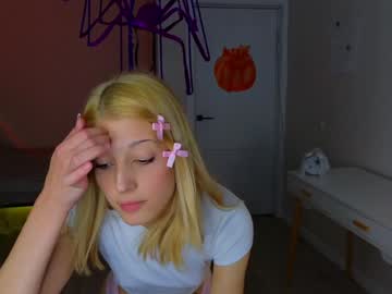 girl
        eva_lassie cam image #211807